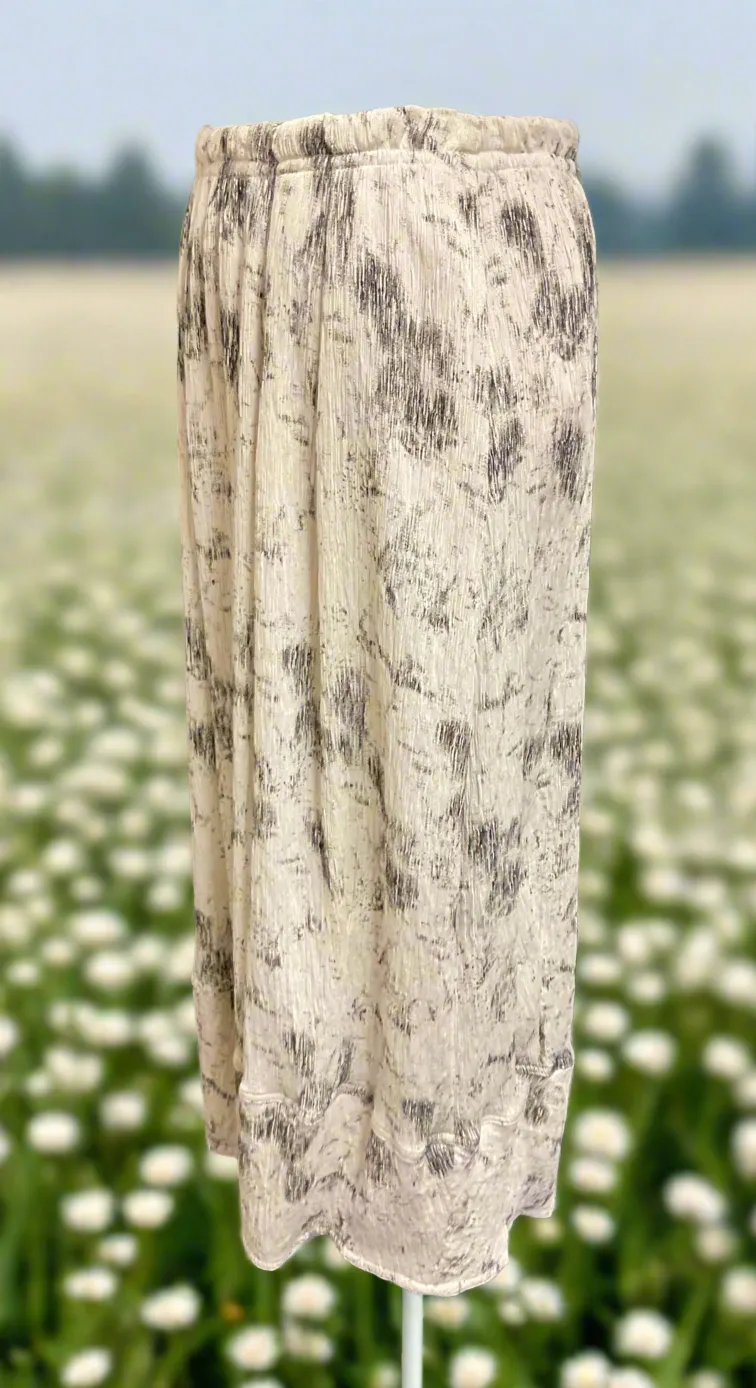 #5252 Cream/Black crinkle fabric bubble skirt