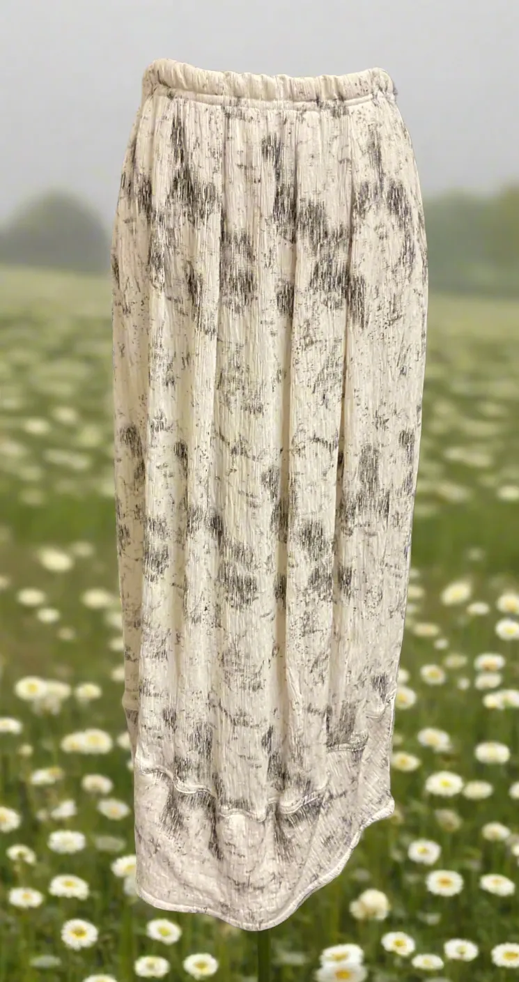#5252 Cream/Black crinkle fabric bubble skirt