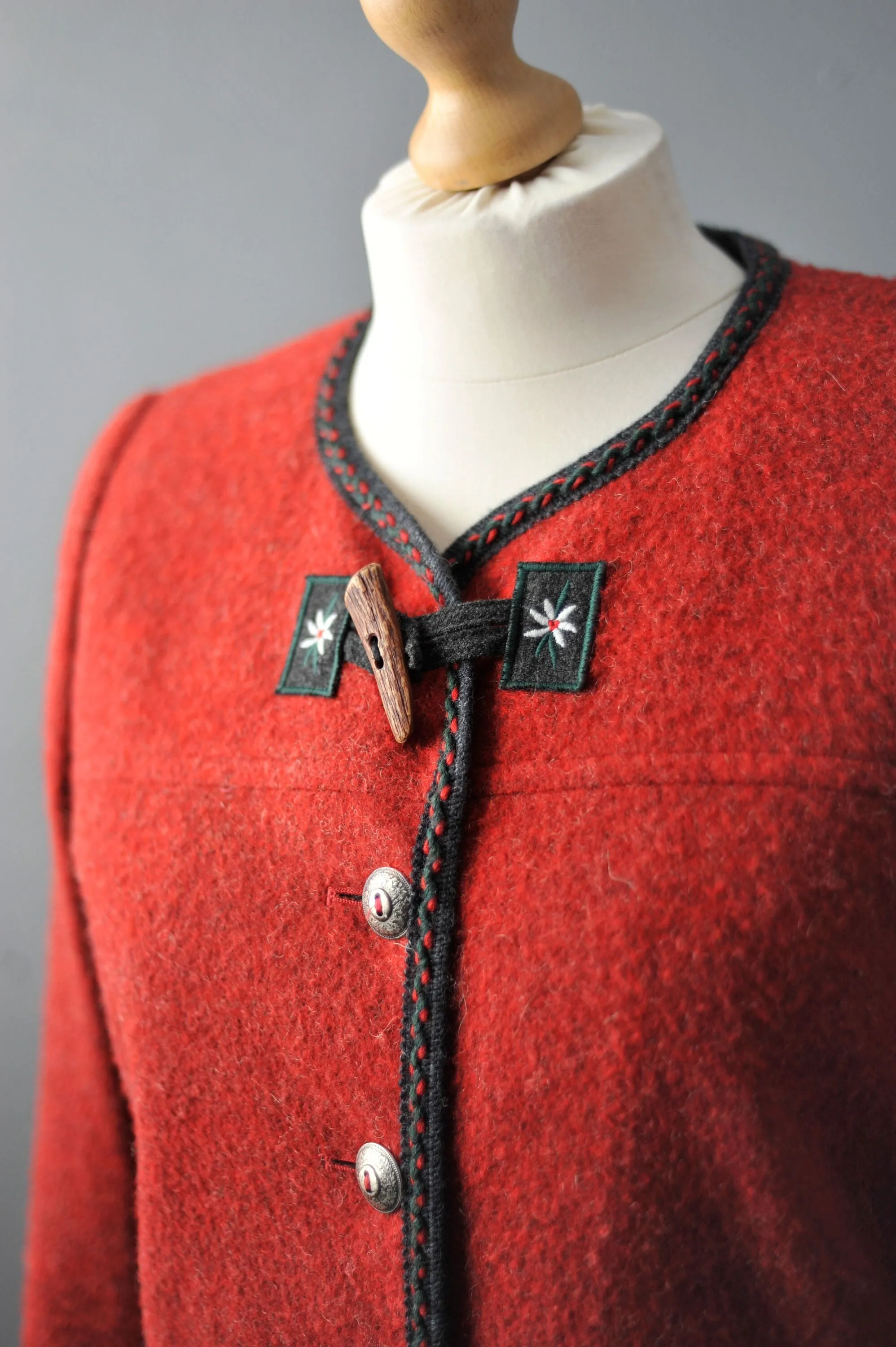 Bavarian Alpine Blazer by M&G, Oktoberfest Trachten Jacket with Edelweiss Flower, Size Medium
