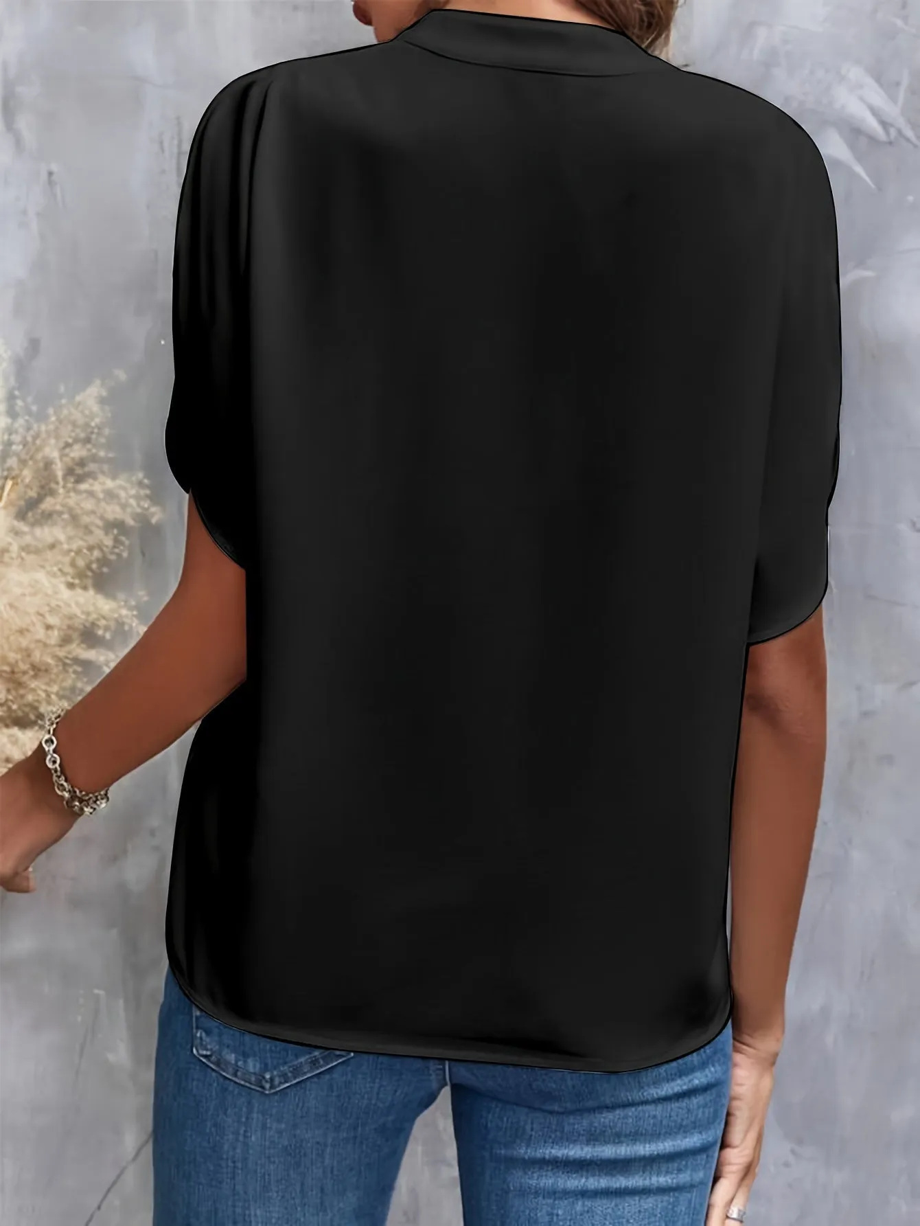 Billie™ - Classic V-Neck Top