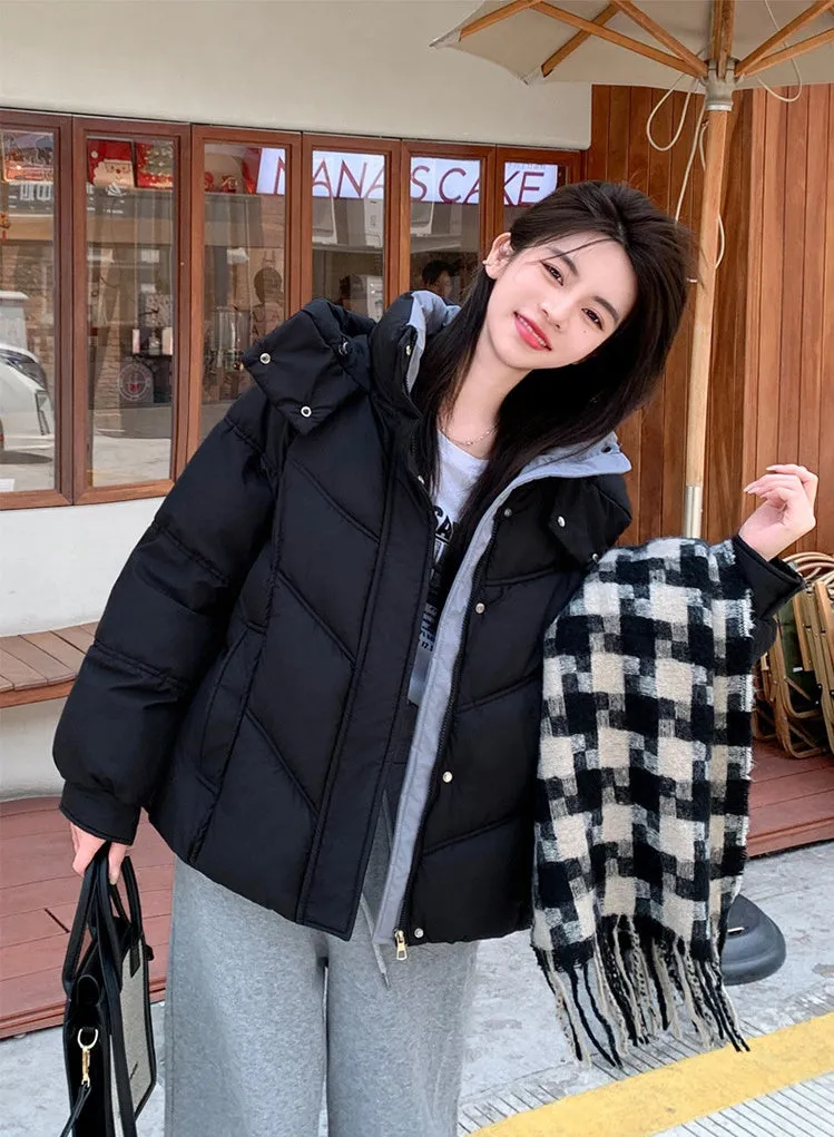 Easy-to-Clean Quilted Puffer Jacket with Zip-up Style