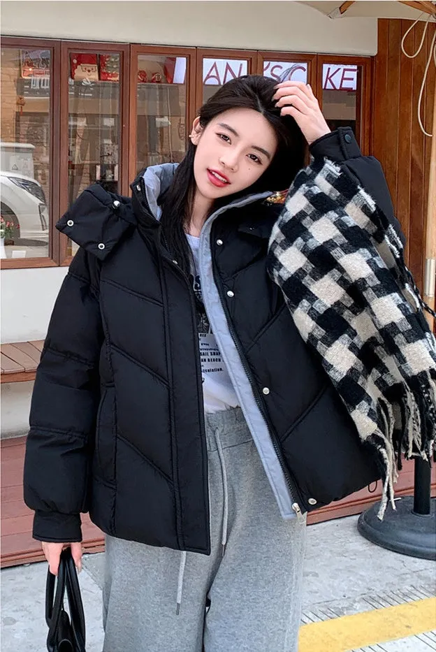 Easy-to-Clean Quilted Puffer Jacket with Zip-up Style