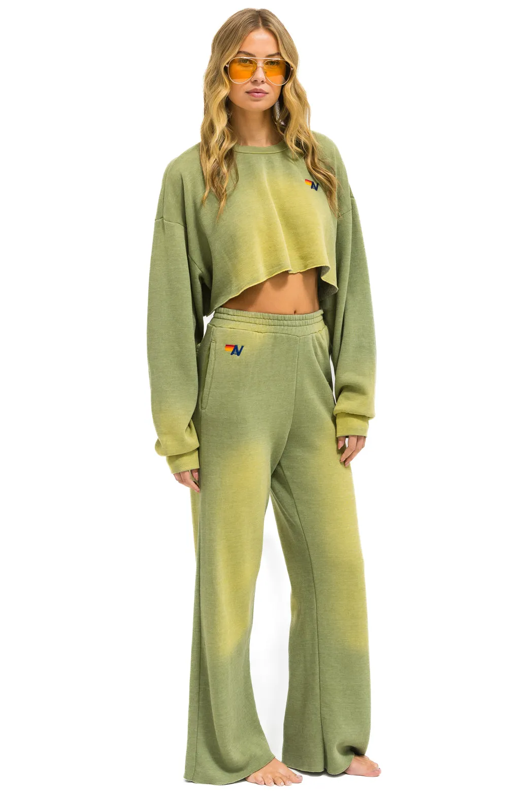 ESSENTIAL CROPPED CREW SWEATSHIRT RELAXED - FADED ARMY