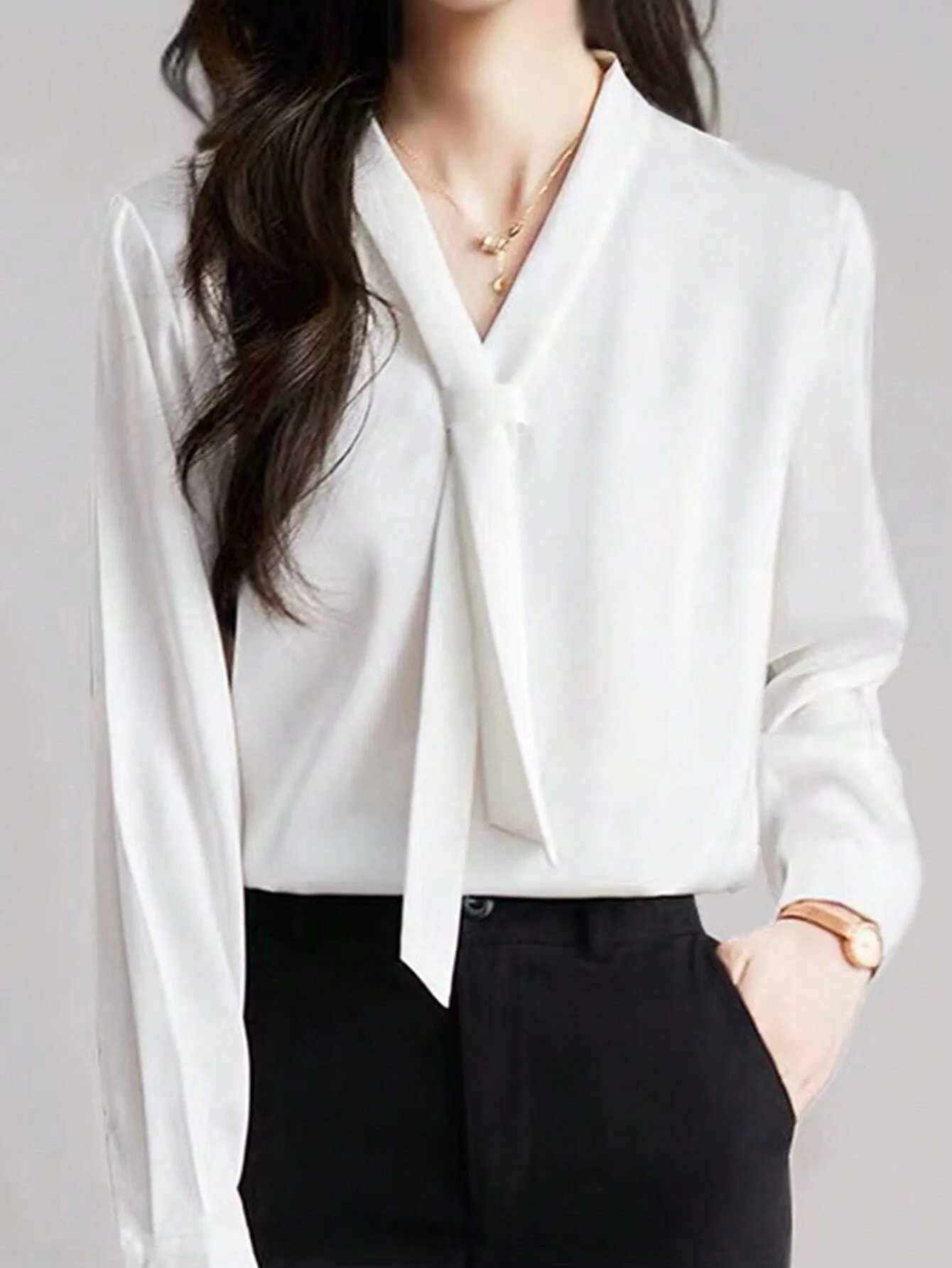 Essnce Ladies' Solid Color Simple Daily V-Neck Long Sleeve Shirt