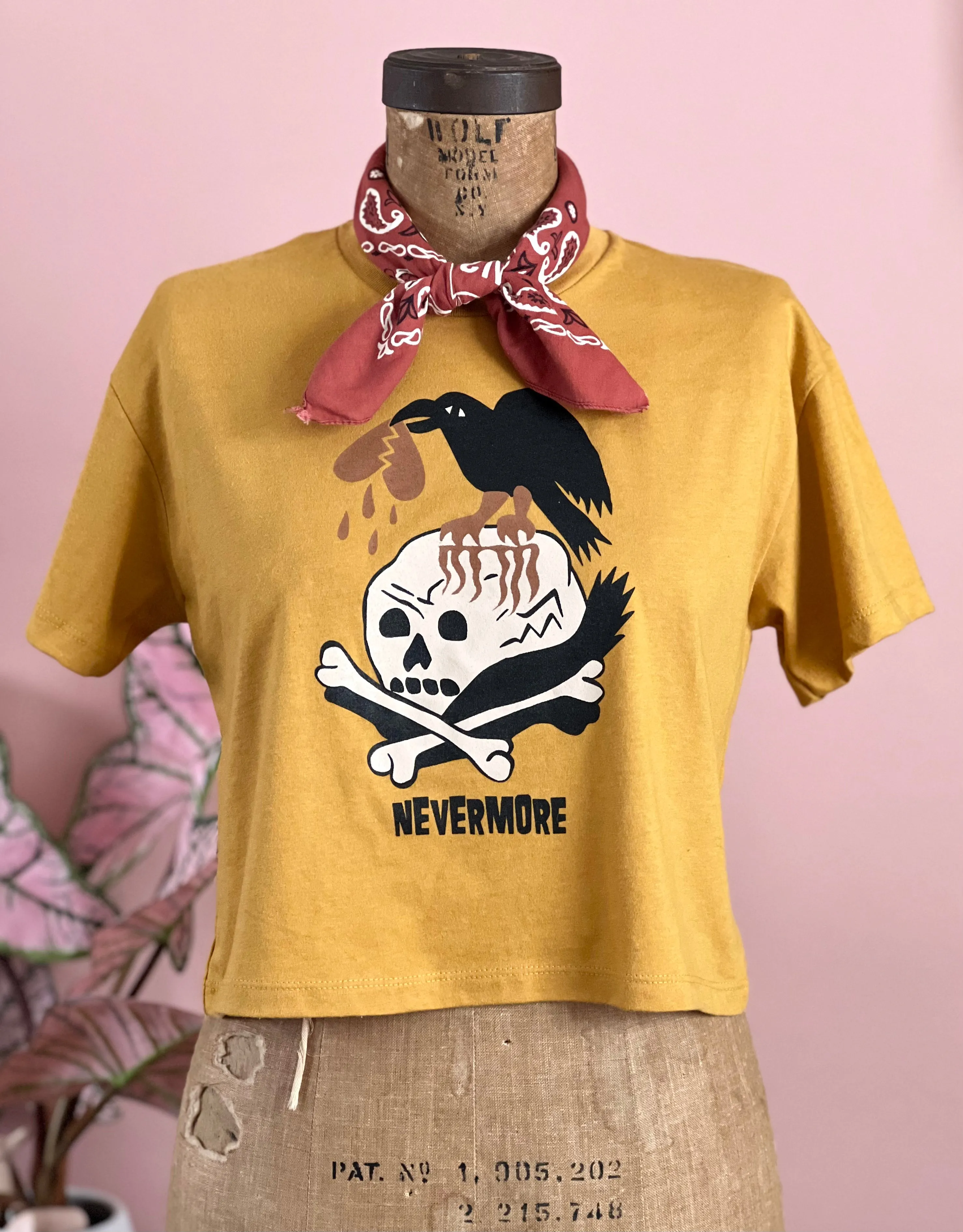 NEVERMORE CROPPED TEE *MUSTARD
