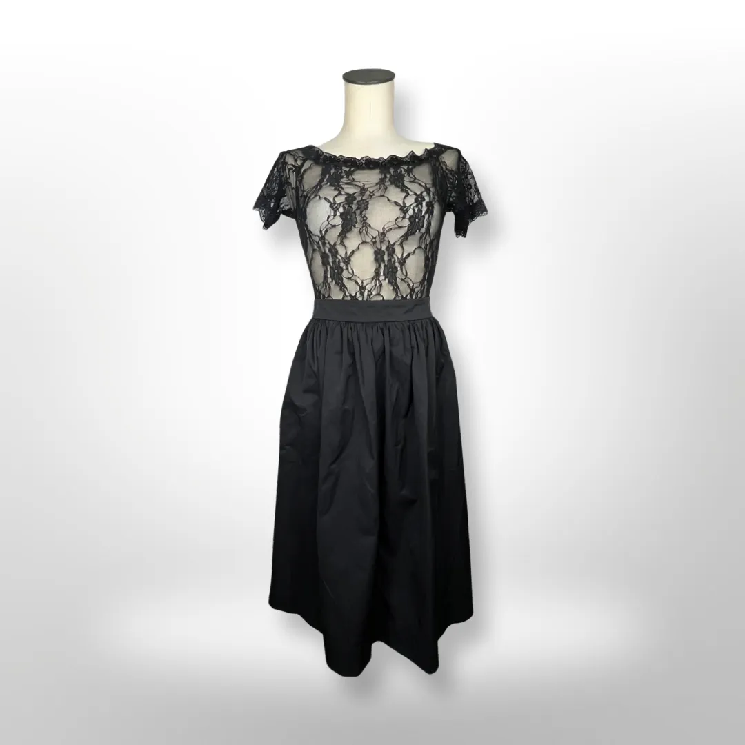 Off-the-shoulder Lace Dress size M