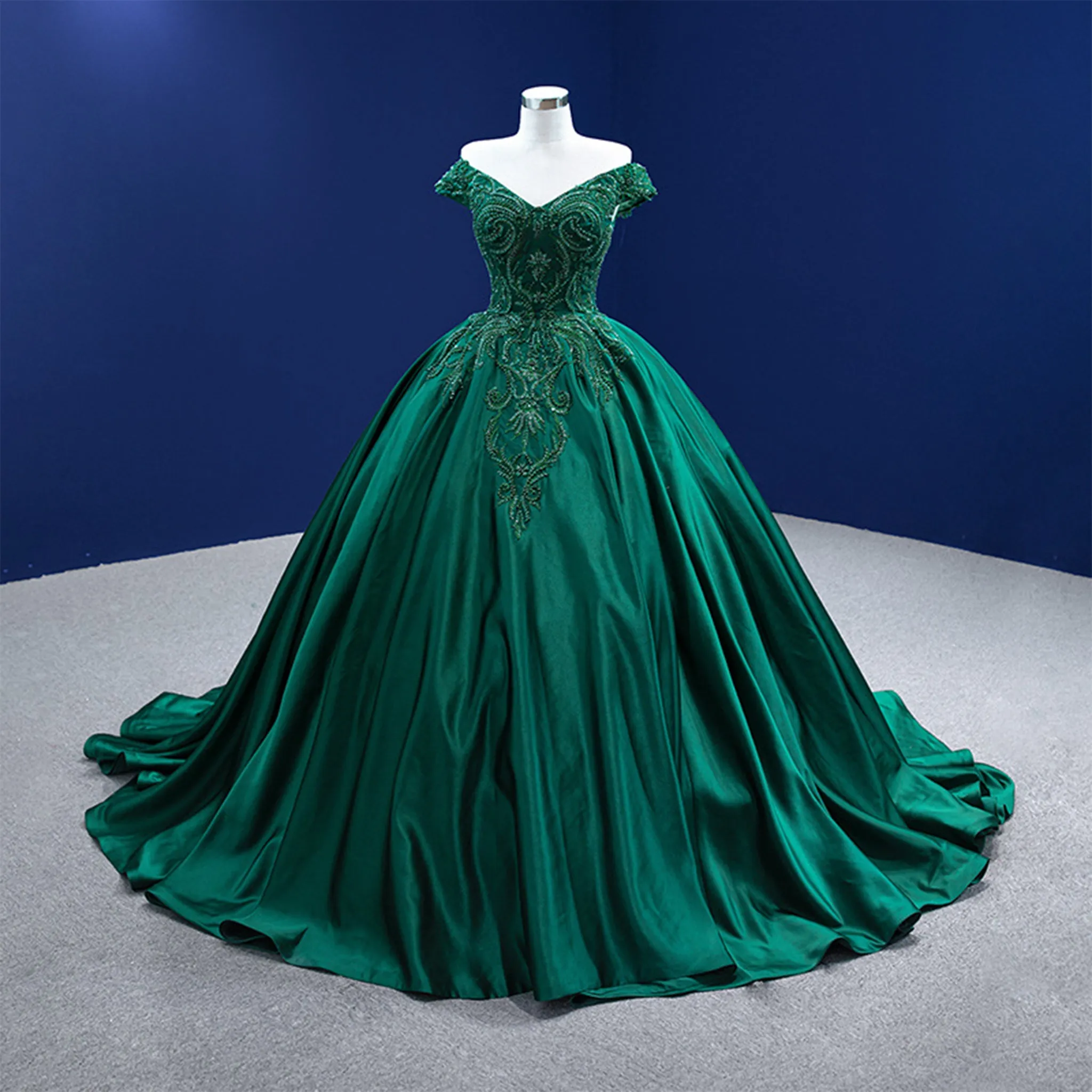 Off The Shoulder V-neck Ball Gown Lace Applique Quinceanera Dress