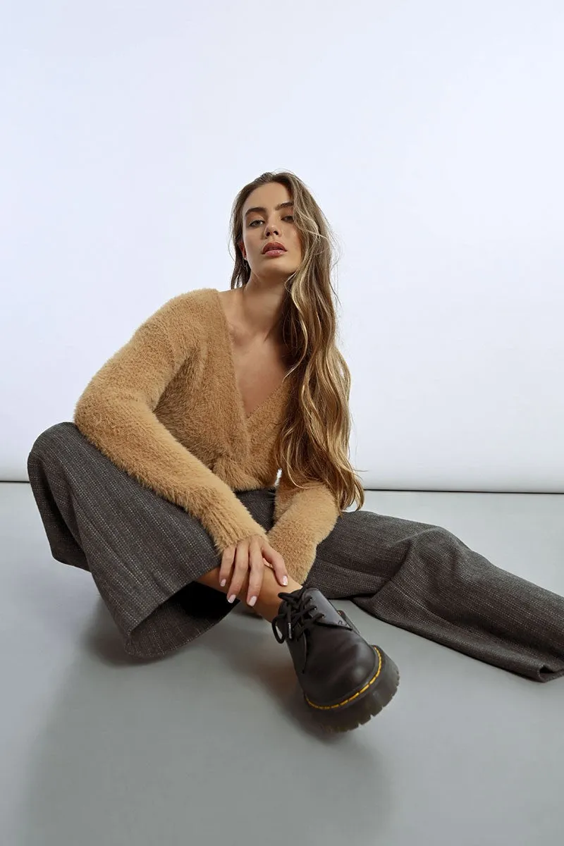 SOFT, BACKLESS SWEATER