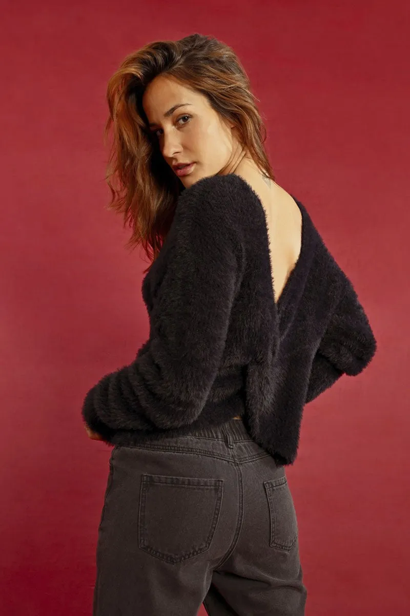 SOFT, BACKLESS SWEATER
