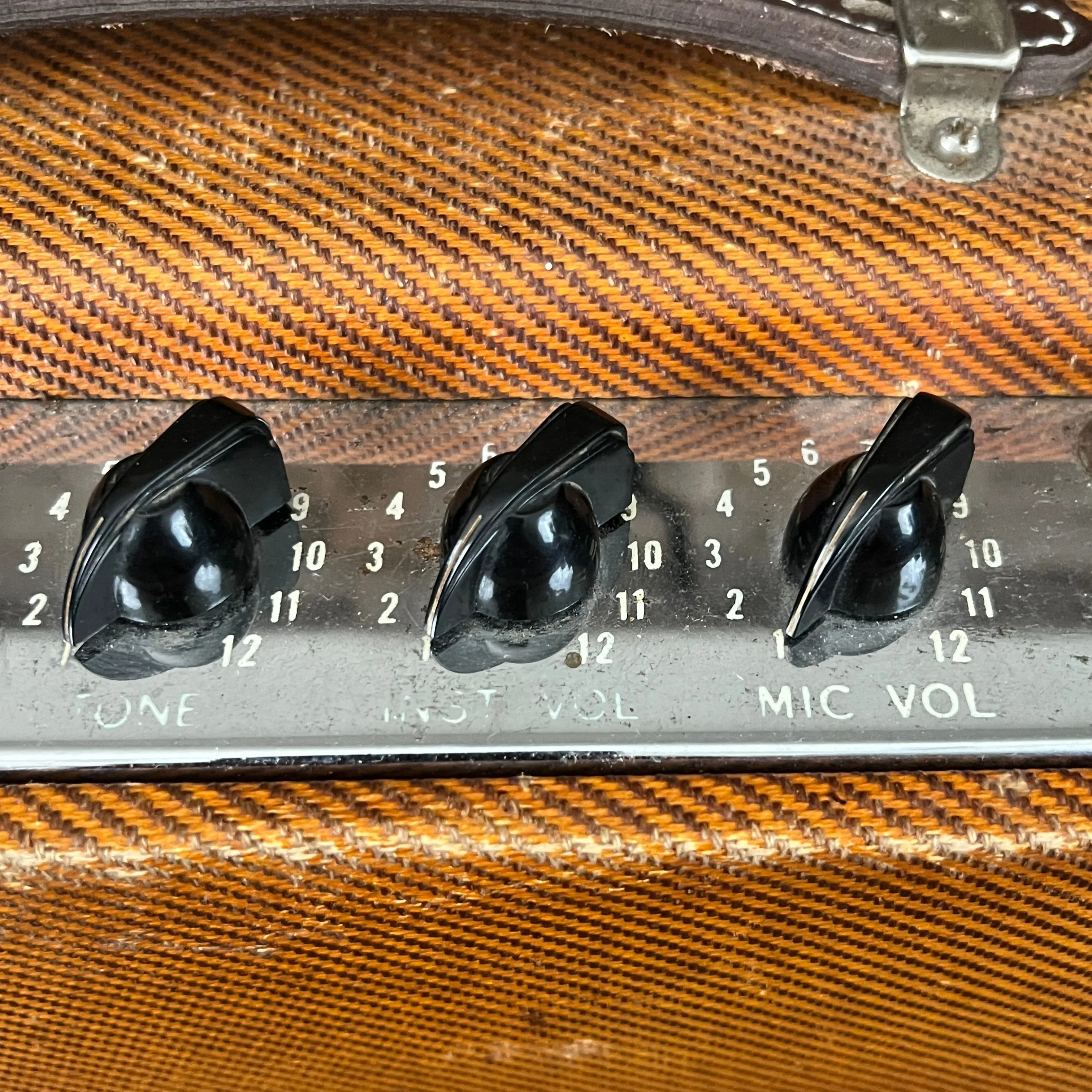 SOLD - Fender Deluxe Tweed 5E3 Small Box 1955