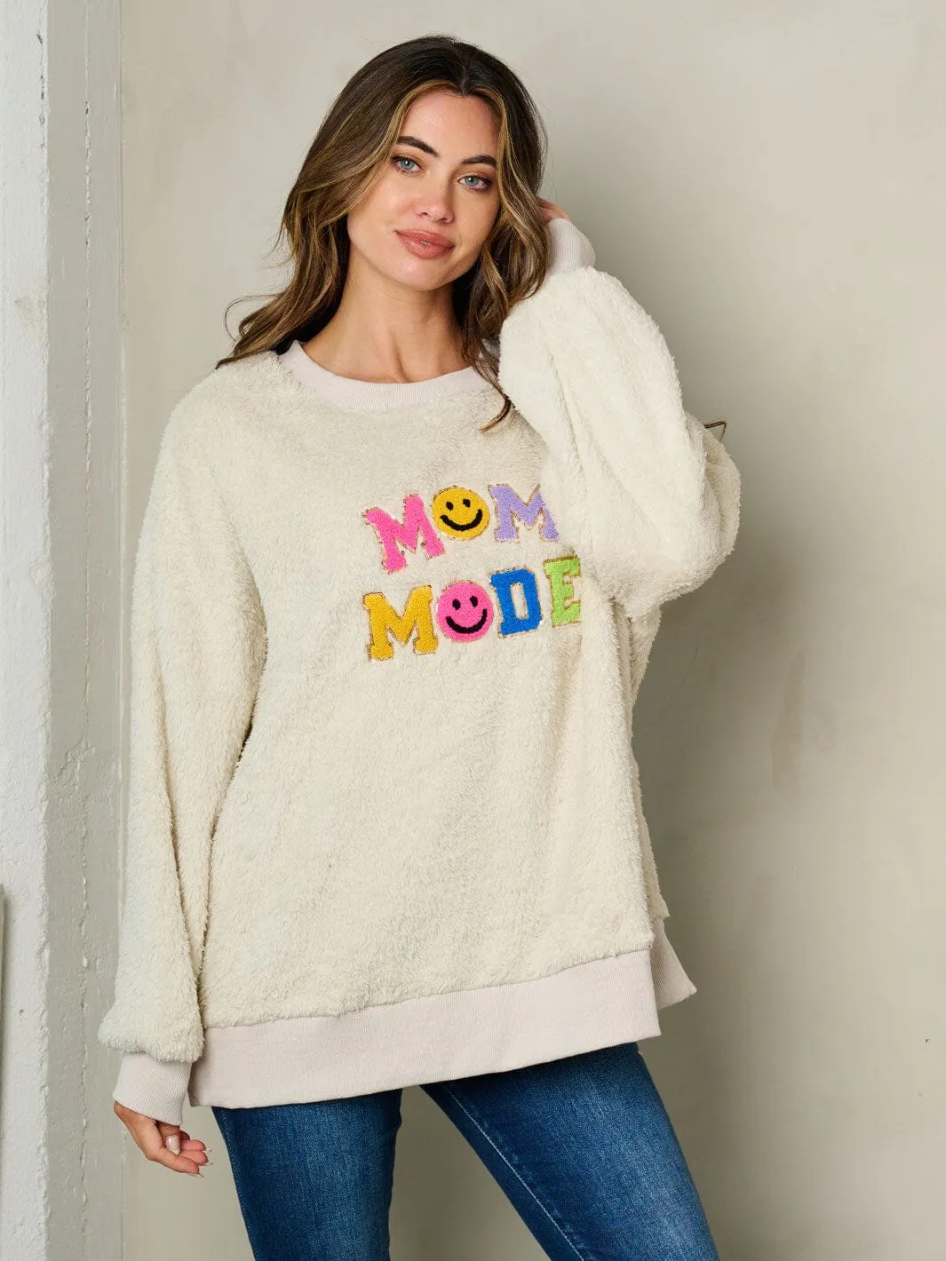WOMEN'S LONG SLEEVE FUZZY GRAPHIC SWEATER