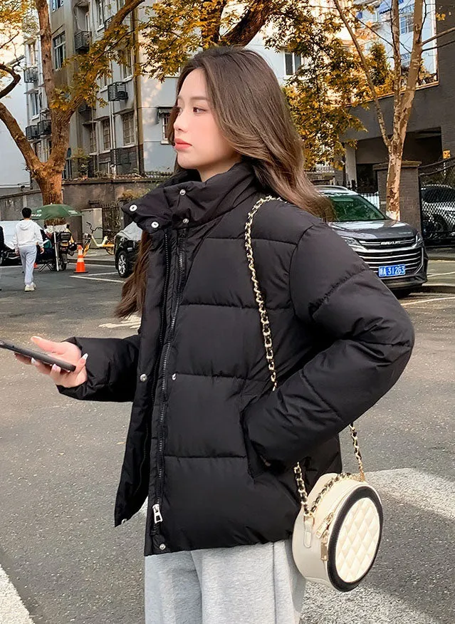 Women's Quilted Puffer Jacket with In-Seam Pockets for Warmth