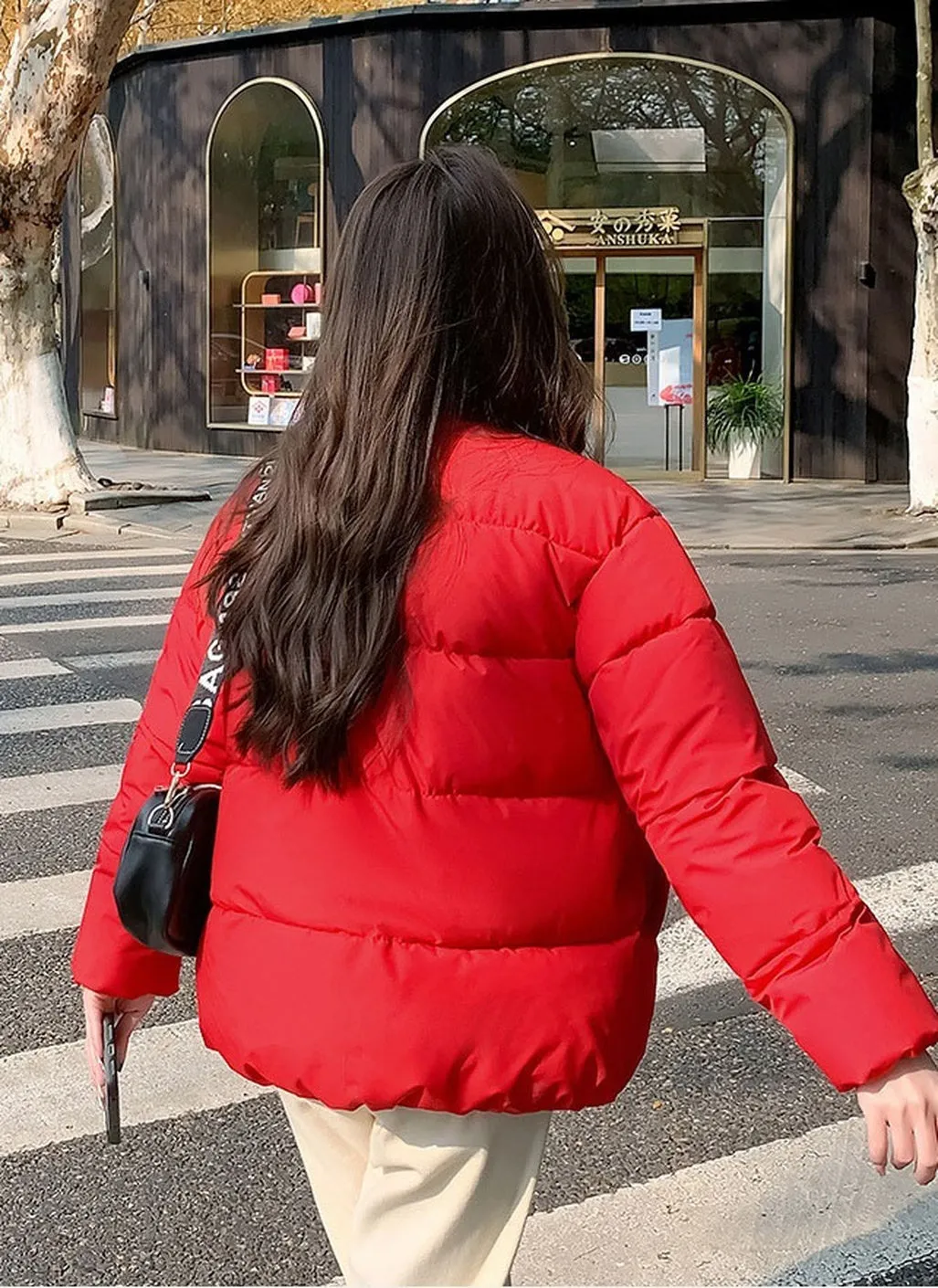 Women's Quilted Puffer Jacket with In-Seam Pockets for Warmth