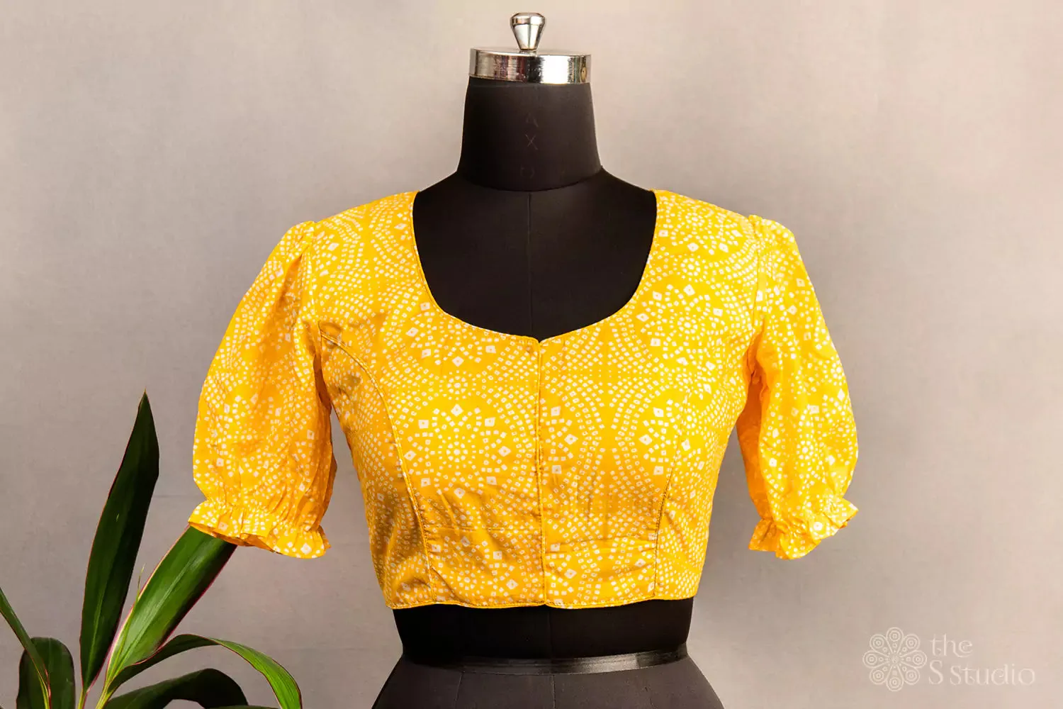 Yellow printed cotton  blouse with neck pattern